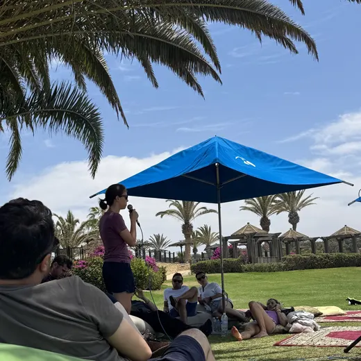 Vortrag unter dem Sonnensegel in Agadir
