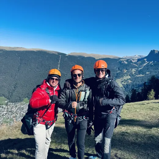 Am Gipfel in den Dolomiten