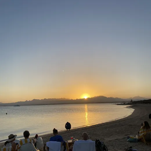 Sonnenuntergang am Strand in Ägypten